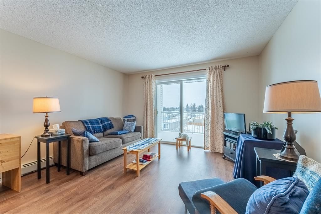 New property listed in Red Carpet, Calgary